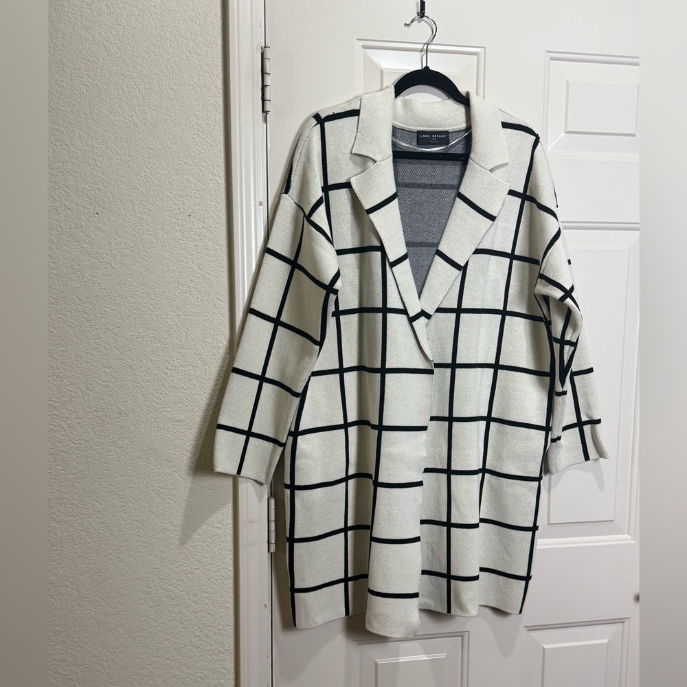 NEW Lane Bryant Black And White Squares Coatigan Size 16/18